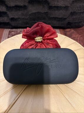 Maui Jim Black hard Sunglasses Case